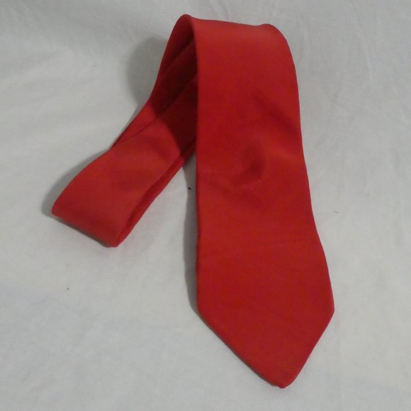 VALENTE | Red Silk Necktie | Made In Canada - Picture 2 of 6